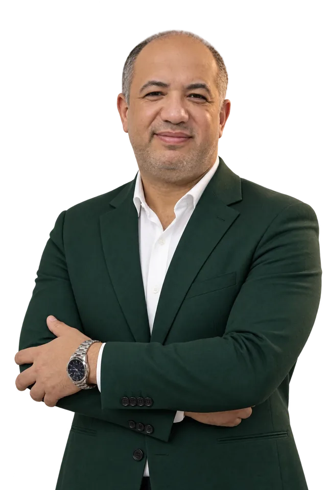 الأستاذ أشرف سليم